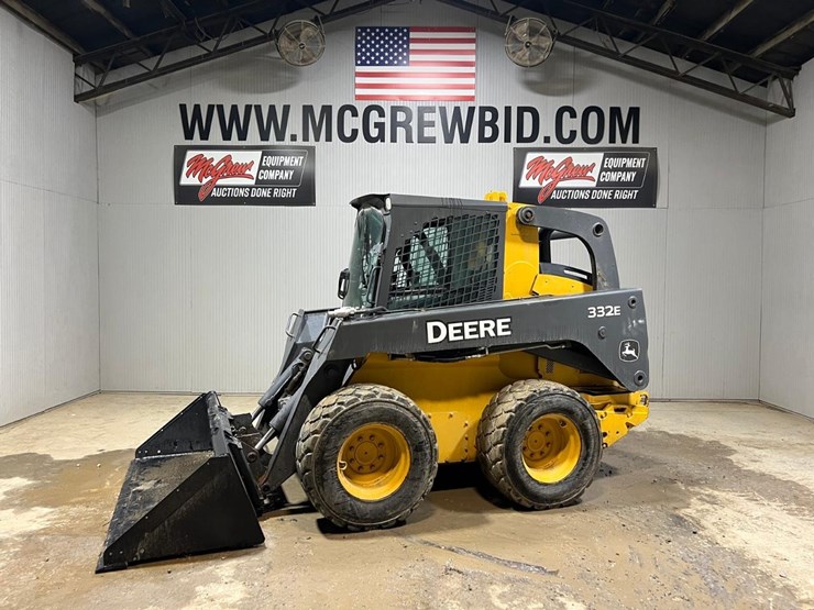 deere-332e-image-1