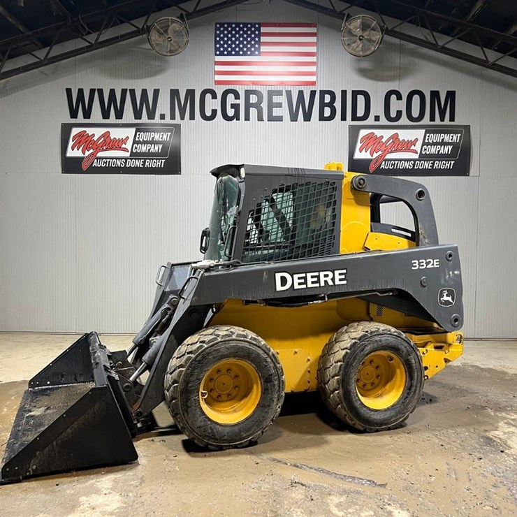 DEERE 332E