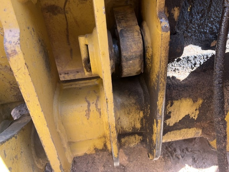 caterpillar-928g-image-24