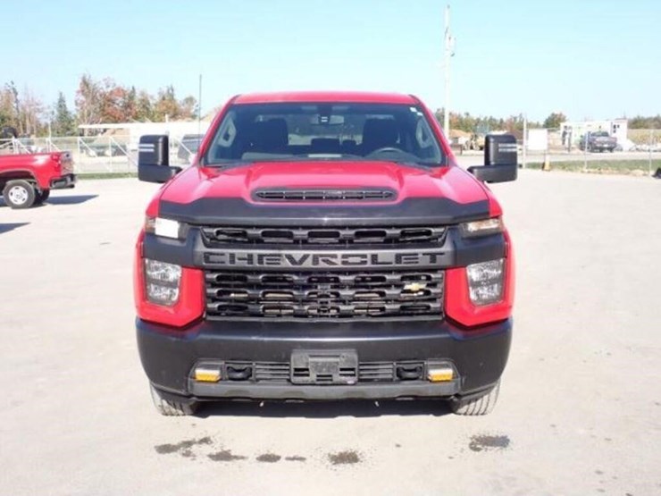 2022-chevrolet-2500-image-2