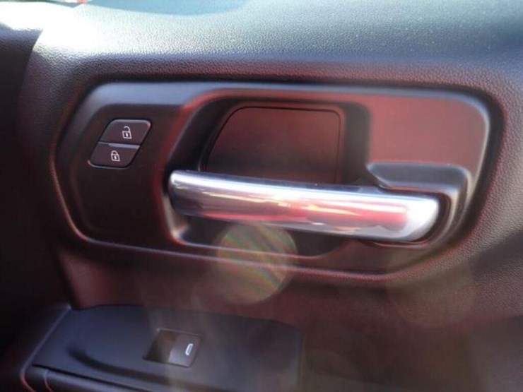 2022-chevrolet-silverado-1500-image-38