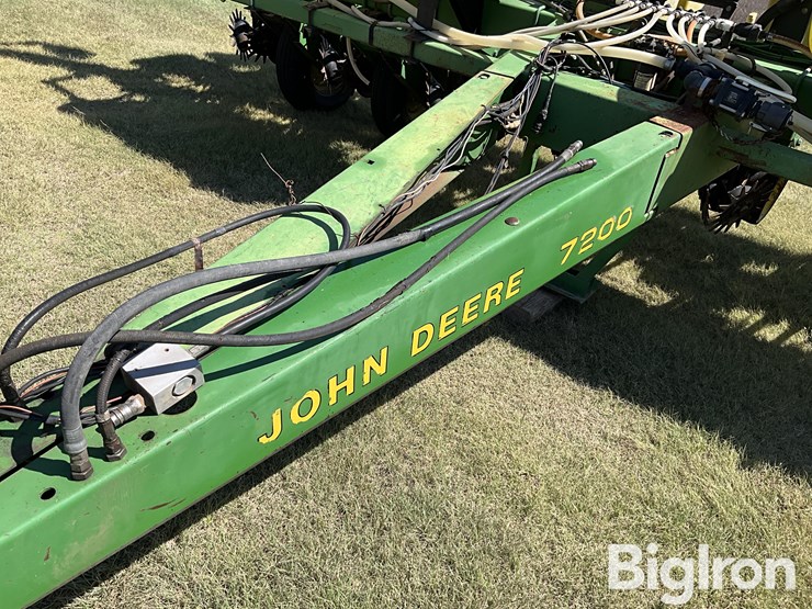 john-deere-7200-image-11