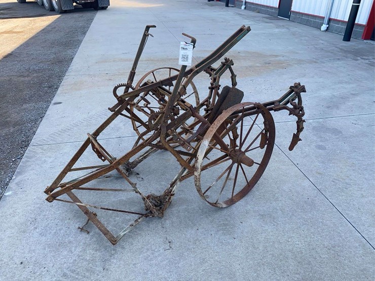 metal-horse-drawn-cultivator-image-1