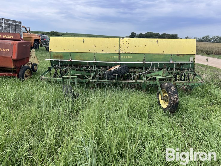 john-deere-200-image-2