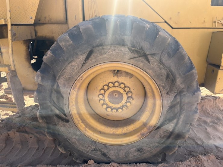 caterpillar-928g-image-113