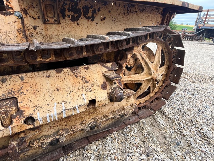caterpillar-22-image-10