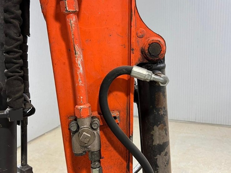 2020-kubota-kx040-4-image-10