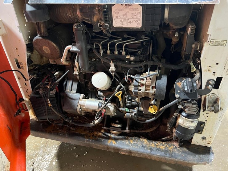 2017-bobcat-t550-image-16