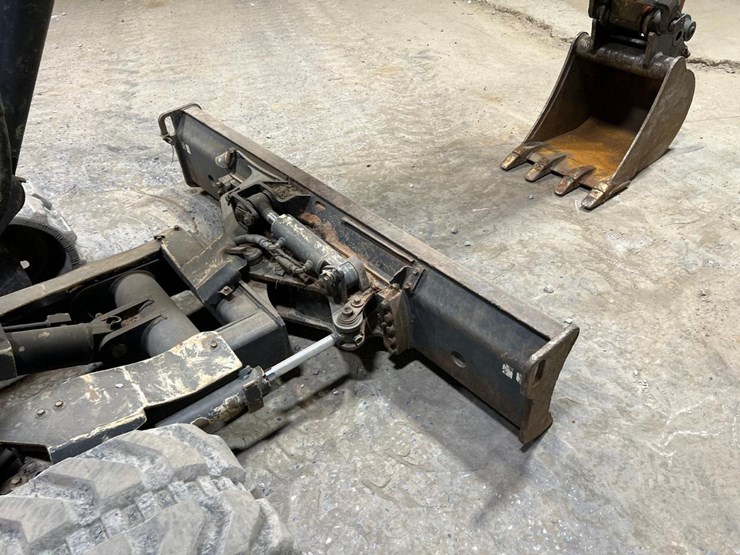 2020-kubota-kx040-4-image-26