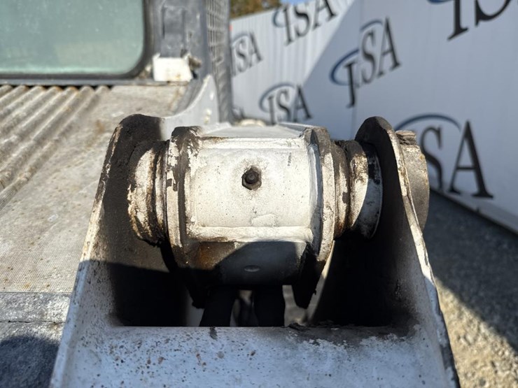 2017-bobcat-t550-image-21