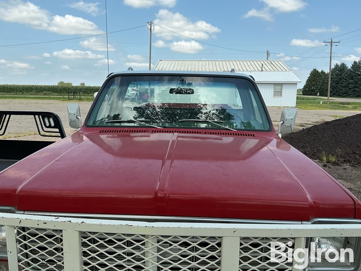 1975-chevrolet-custom-deluxe-image-12