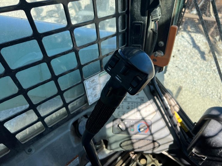 2019-bobcat-s650-image-22