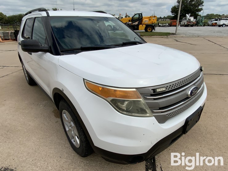 2014-ford-explorer-image-15
