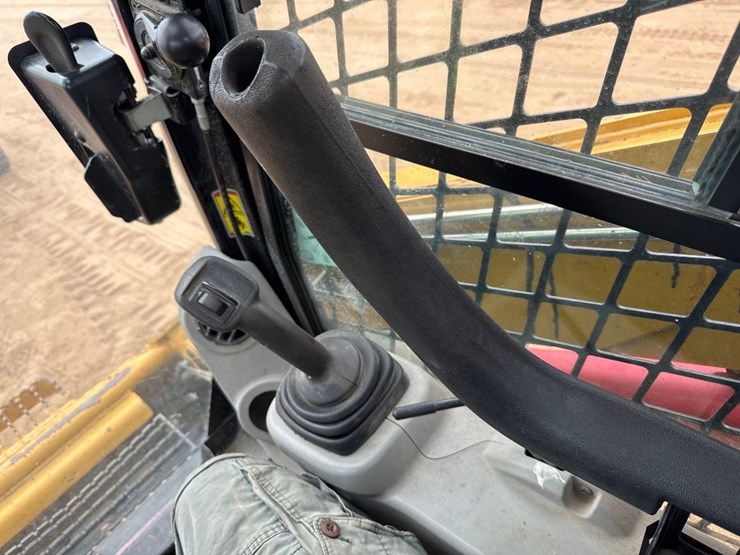 2012-caterpillar-262c2-image-20