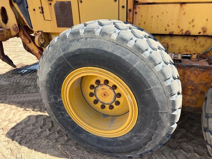 caterpillar-120-image-34