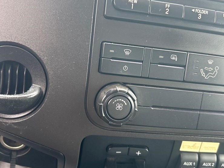 2015-ford-f350-sd-image-40