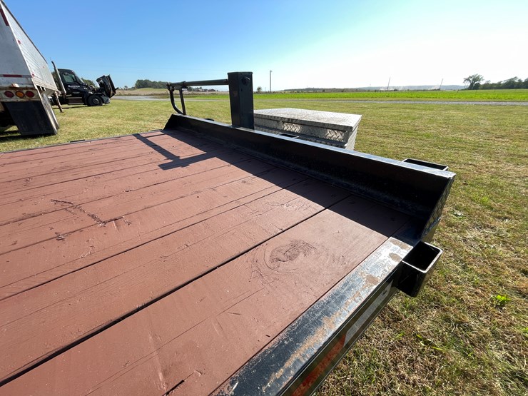 #1668-•-2018-road-warrior-tandem-axle-tilt-trailer-image-16