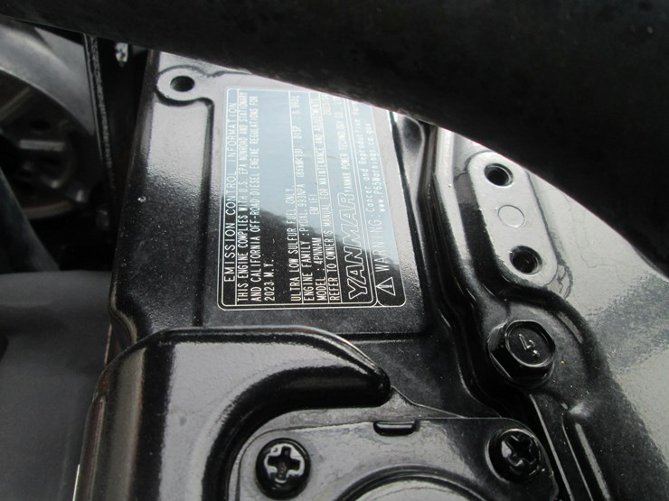 2023-caterpillar-300.9d-image-12