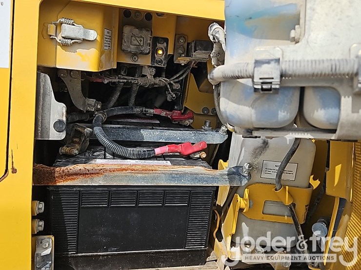 2021-komatsu-d39pxi-24-image-26