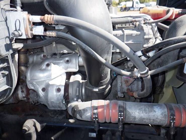 2018-freightliner-cascadia-125-image-14