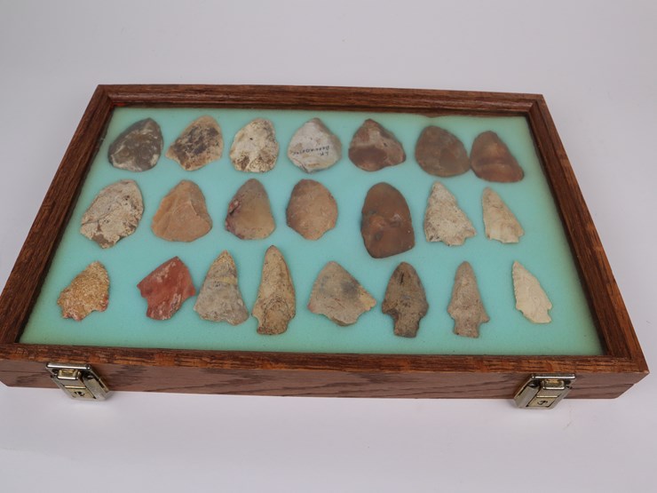 #66-•-#4172-•-(21)-framed-native-american-artifacts-image-1