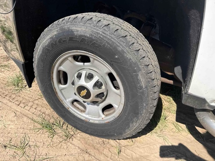 2016-chevrolet-2500-image-10