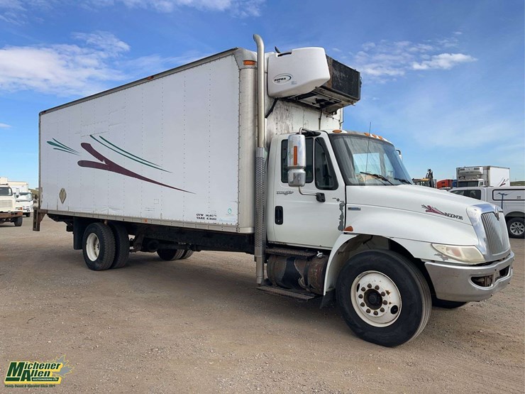 2009-international-durastar-4300-image-6