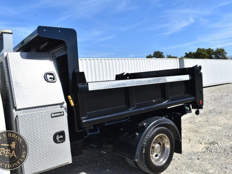 2017-ford-f550-image-37