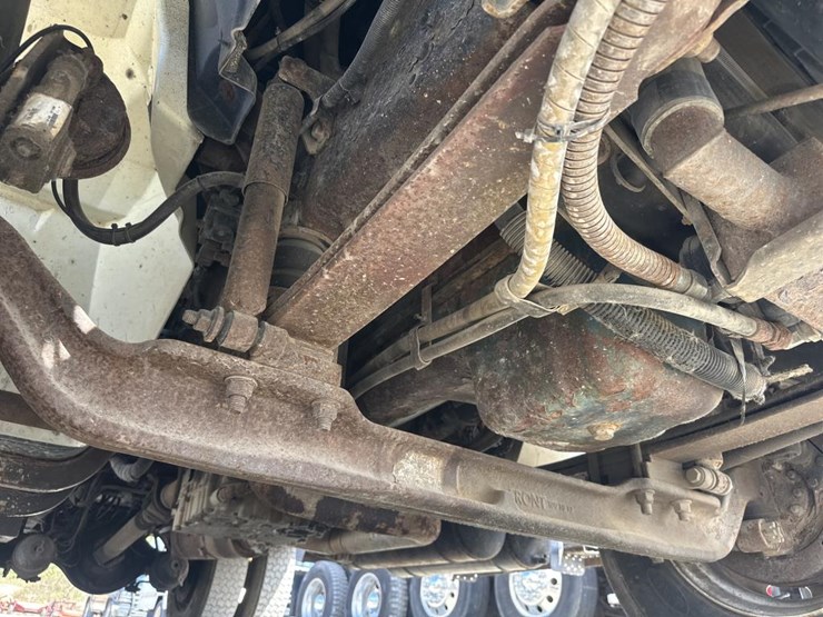 2006-international-durastar-4300-image-53