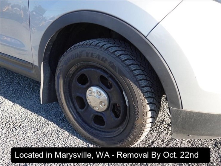 2015-ford-explorer-image-18