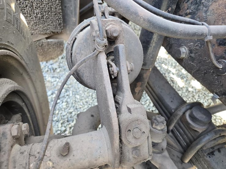 2005-mack-cl733-image-38