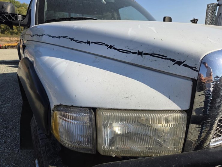 2000-dodge-2500-image-13