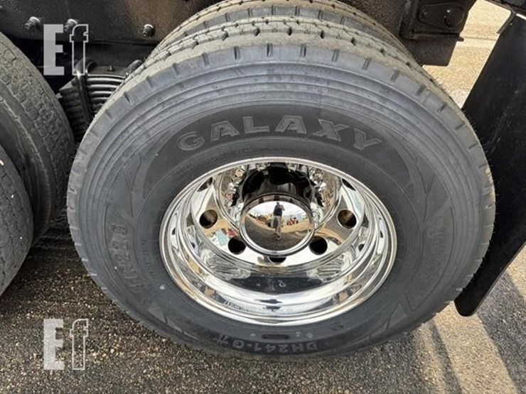 mack-granite-cv713-image-11