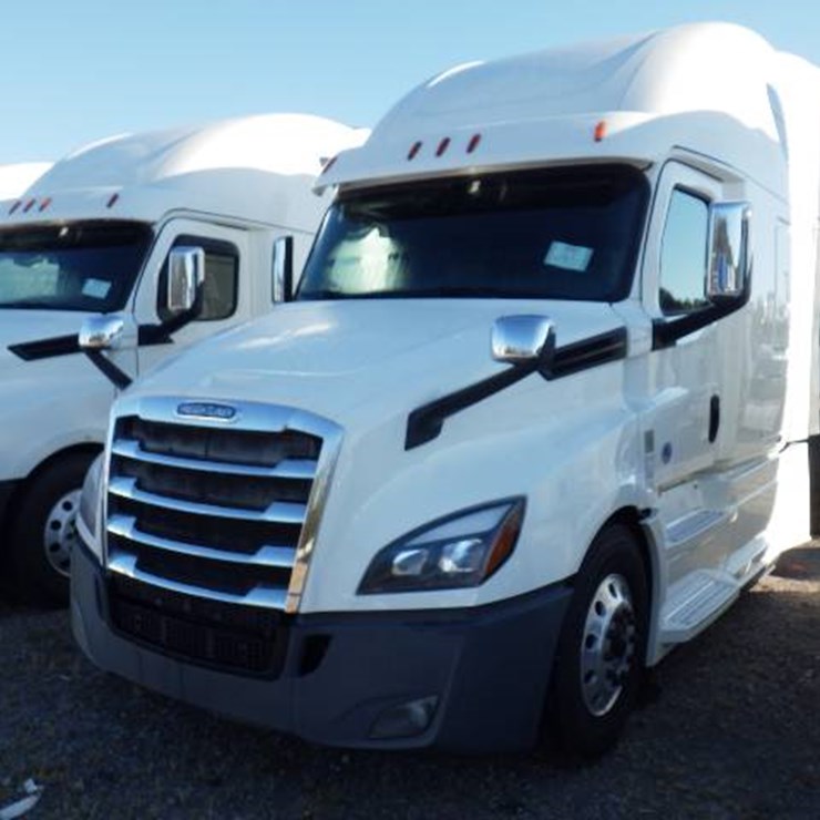 2019 FREIGHTLINER CASCADIA 126