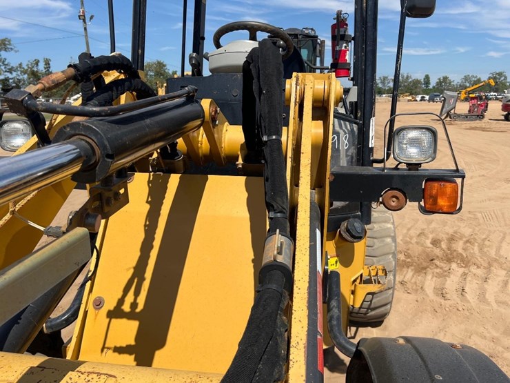 2018-caterpillar-903d-image-17