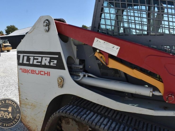 2020-takeuchi-tl12r2-image-44