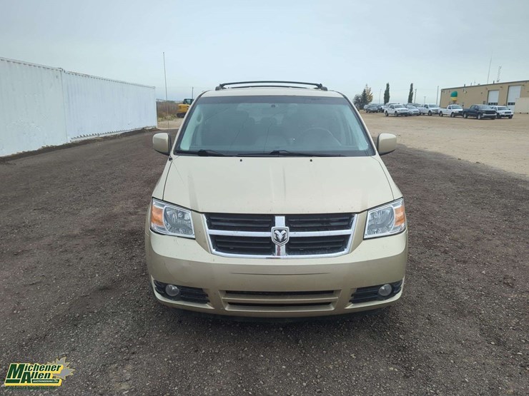 2010-dodge-grand-caravan-sxt-image-18