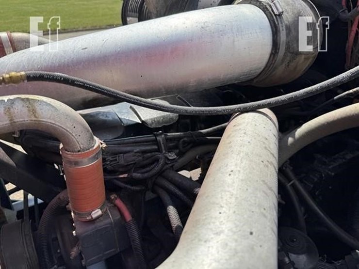 mack-granite-cv713-image-41