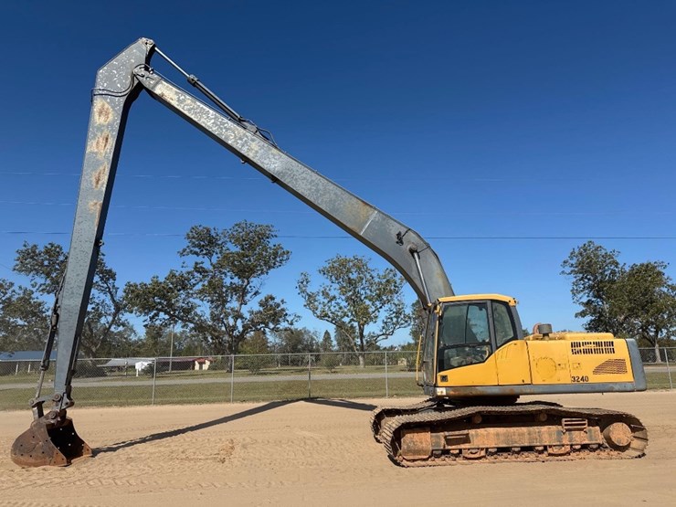 volvo-ec240cl-image-1