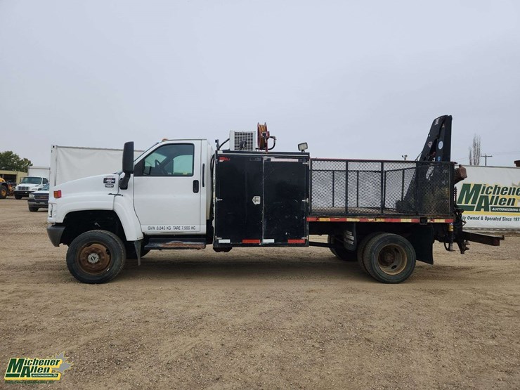 2005-gmc-topkick-c5500-image-17