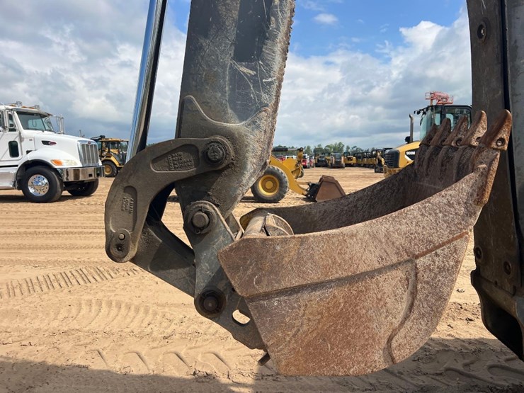 2018-deere-410l-image-19