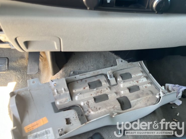 2013-chevrolet-silverado-1500-image-23