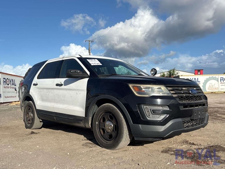 2017-ford-explorer-image-2