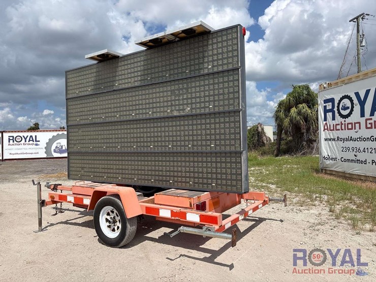 2007-american-signal-solar-towable-message-board-image-4