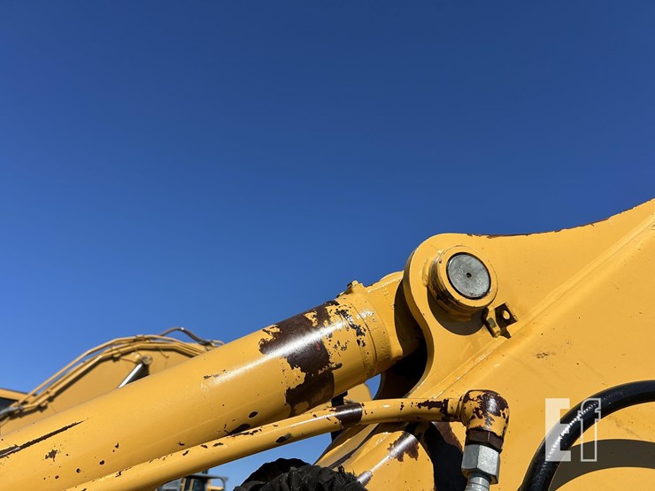 deere-200-lc-image-41