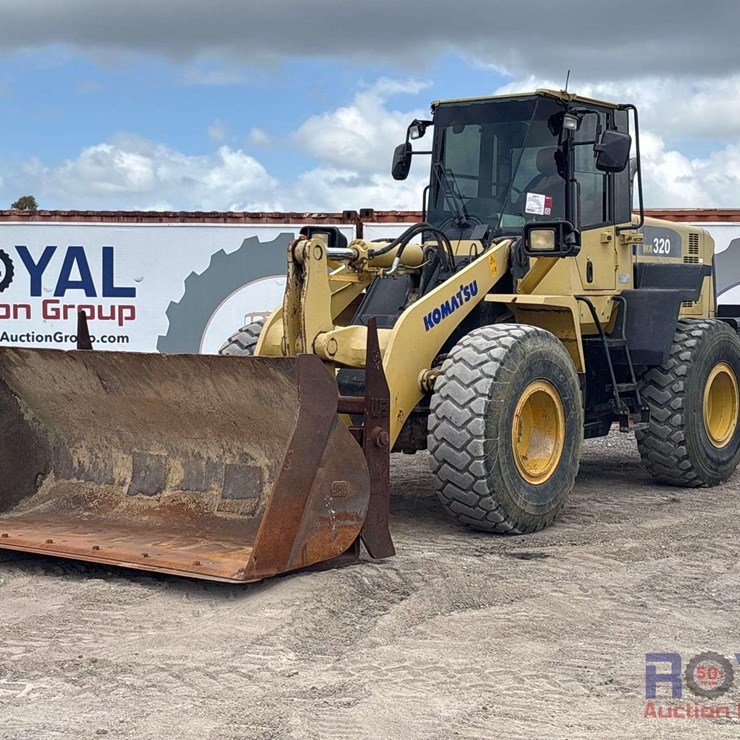 2010 KOMATSU WA320