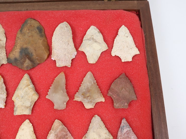 #61-•-#4167-•-(34)-framed-native-american-artifacts-image-5