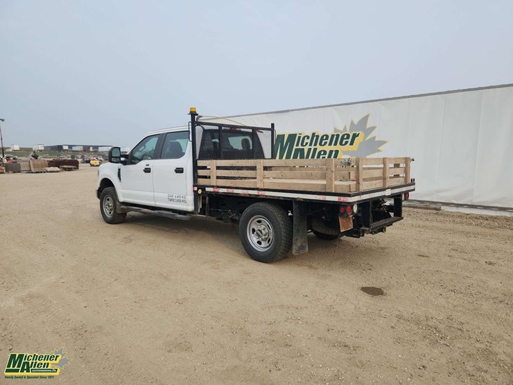 2021-ford-f350-image-3