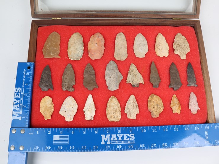 #62-•-#4168-•-(23)-framed-native-american-artifacts-image-2