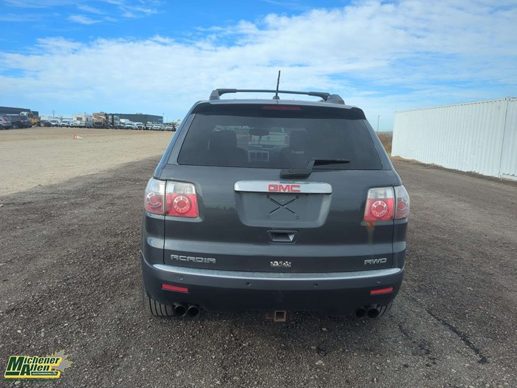 2012-gmc-acadia-image-21